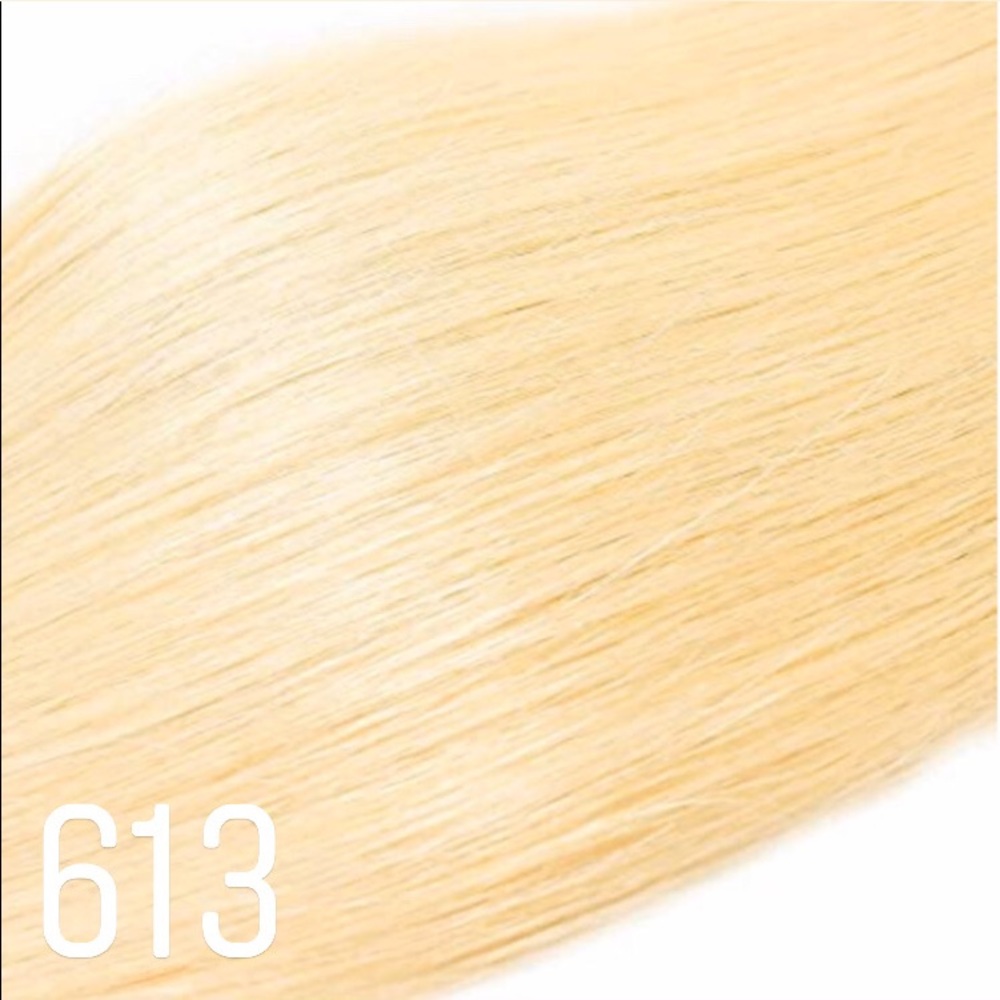 Outre Blonde 613 Wavy Short Wig | The Daily Wig